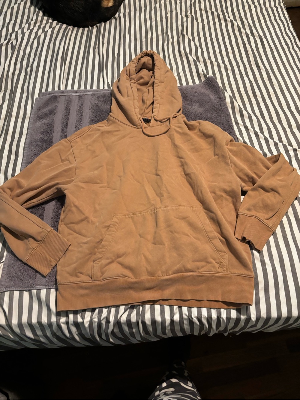 Womens size M Hooded Pullover Sweatshirt in Tan - Classic Casual
